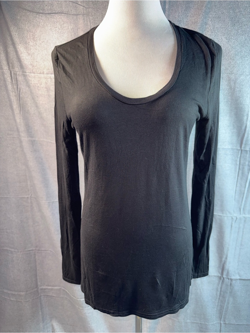 1925-Metaphor Black Scoop Neck Long-Sleeve Tee